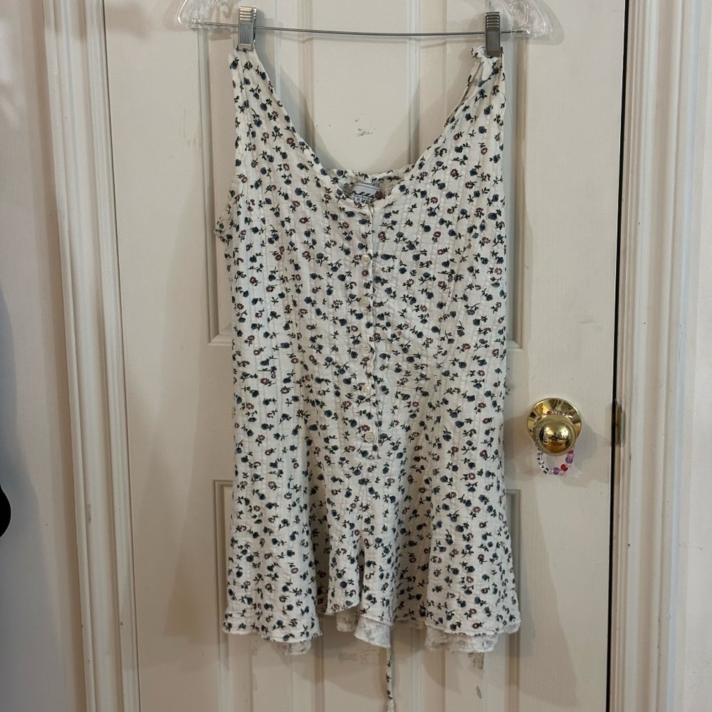 white mini 90s dress cotton like with little ditzy flowers and button up 90s y2k